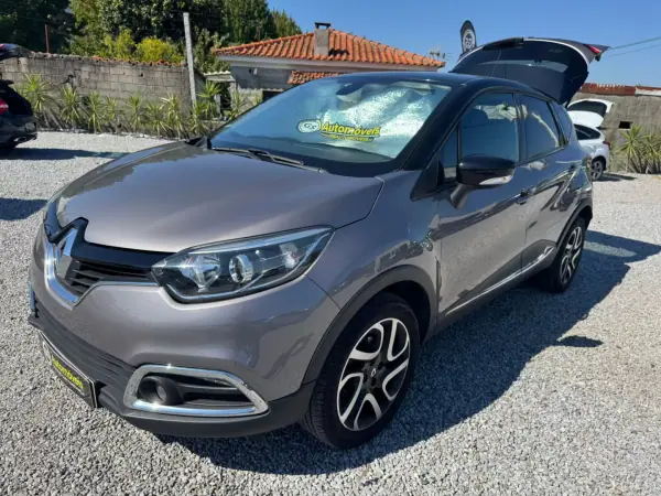 Renault Captur 0.9 TCE Exclusive 2016 Gasolina — 90 000 km · Bragança Renault Captur 0.9 TCE Exclusive 2016 Gasolina