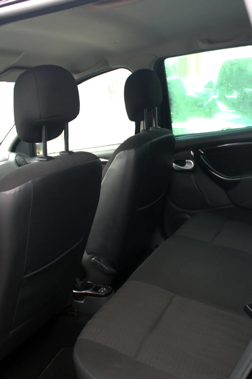 Dacia Duster 2010 - 6250 EUR, 155000 km - AUTO.MOTO.pt - 155000km - foto 6 de 24