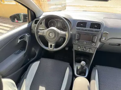 Volkswagen Polo 2012 - 8900 EUR, 188133 km - AUTO.MOTO.pt - 188133km - foto 22 de 28