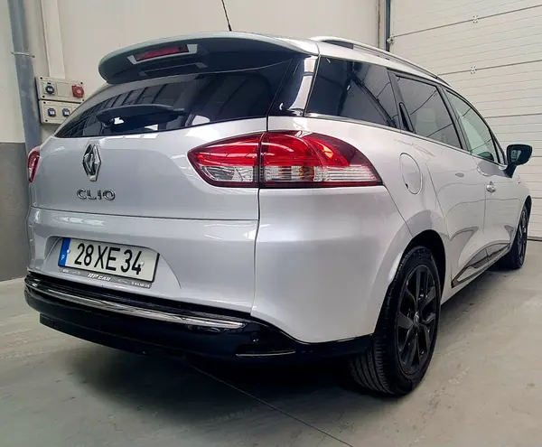 Renault Clio 2019 - 7900 EUR, 238000 km - AUTO.MOTO.pt - 238000km - foto 9 de 15