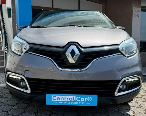 Renault Captur 2014 - 9950 EUR, 160000 km - AUTO.MOTO.pt - 160000km - foto 3 de 13
