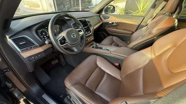Volvo XC 90 2021 - 43990 EUR, 104000 km - AUTO.MOTO.pt - 104000km - foto 34 de 47