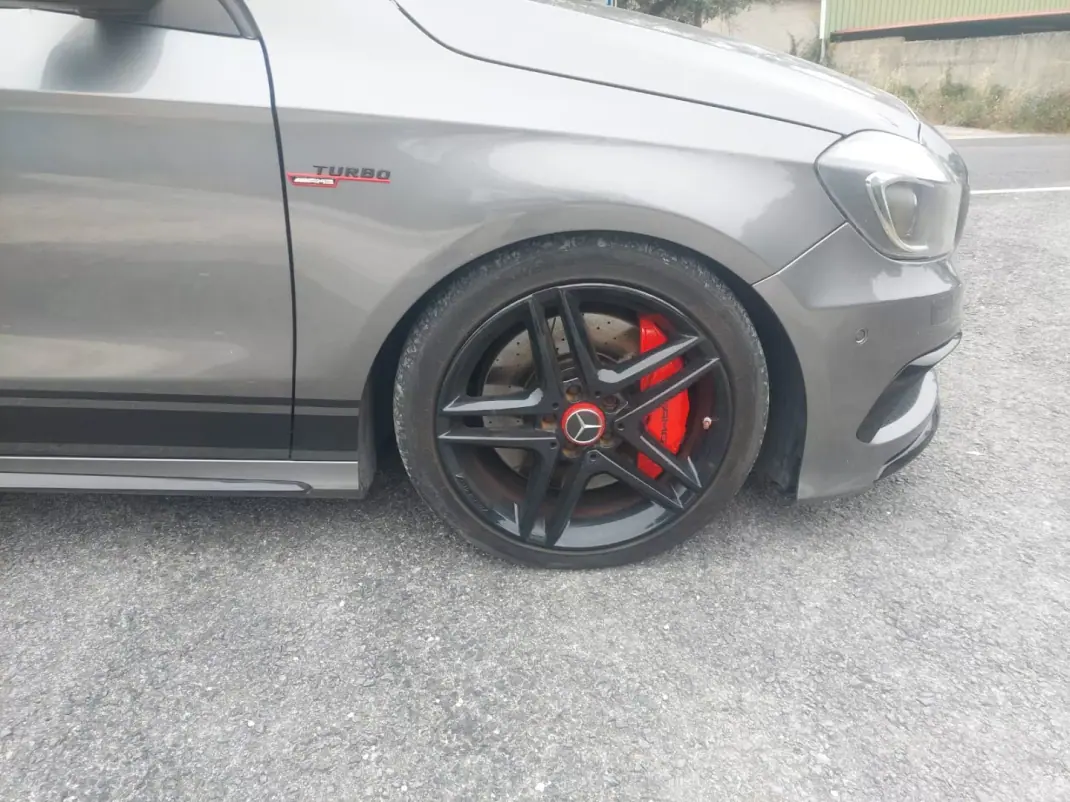 Mercedes-Benz A 45 AMG 2014 - 22800 EUR, 219800 km - AUTO.MOTO.pt - 219800km - foto 5 de 13