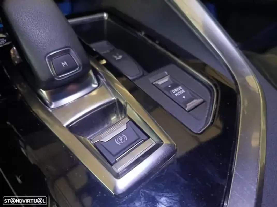 Peugeot 3008 2021 - 22400 EUR, 125728 km - AUTO.MOTO.pt - 125728km - foto 6 de 9