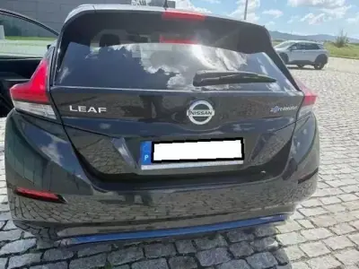 Nissan Leaf 2018 - 13999 EUR, 69000 km - AUTO.MOTO.pt - 69000km - foto 26 de 30