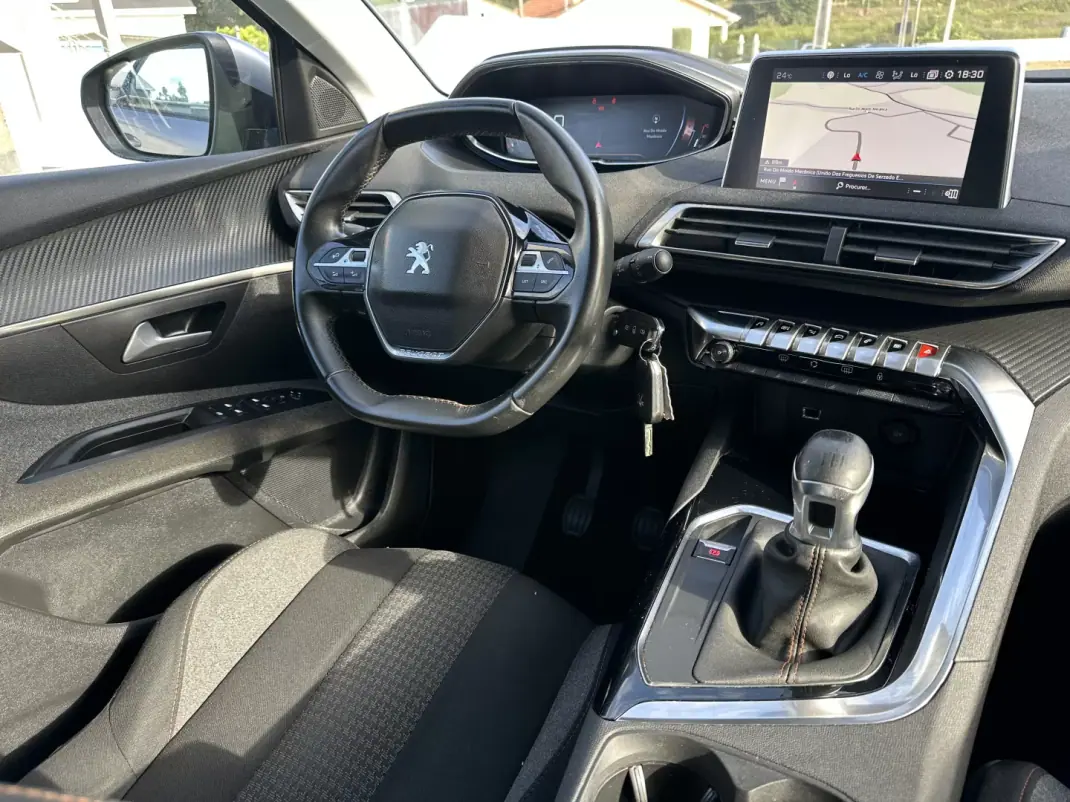 Peugeot 5008 2017 - 14900 EUR, 200000 km - 200000km - foto 28 de 63