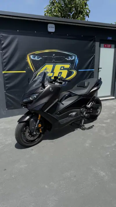 Yamaha TMAX 2024 - 14900 EUR, 5000 km - AUTO.MOTO.pt - 5000km - foto 3 de 10