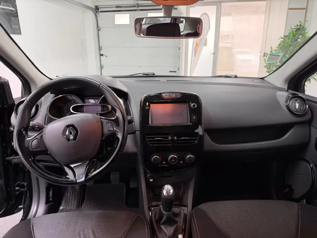 Renault Clio Sport Tourer 2014 - 7750 EUR, 199000 km - AUTO.MOTO.pt - 199000km - foto 11 de 16