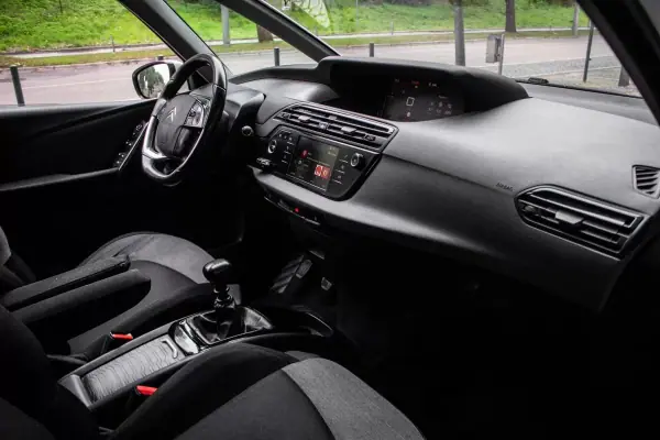 Citroën Grand C4 Spacetourer 2018 - 9900 EUR, 367153 km - AUTO.MOTO.pt - 367153km - foto 21 de 37