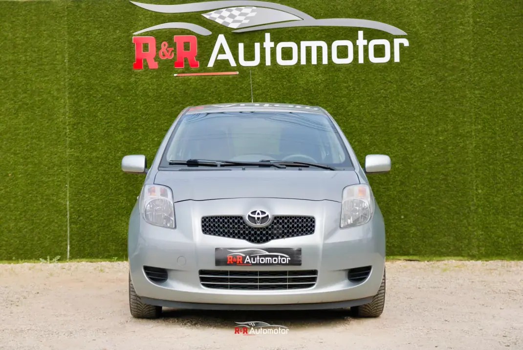 Toyota Yaris 2006 - 6900 EUR, 198000 km - AUTO.MOTO.pt - 198000km - foto 4 de 24