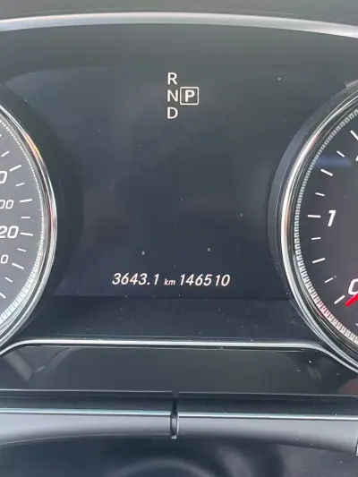 Mercedes-Benz E 220 2018 - 27900 EUR, 146000 km - AUTO.MOTO.pt - 146000km - foto 8 de 16