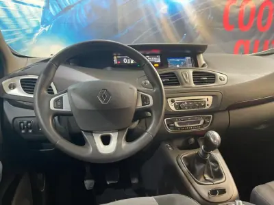 Renault Grand Scénic 2012 - 8899 EUR, 230000 km - AUTO.MOTO.pt - 230000km - foto 30 de 41