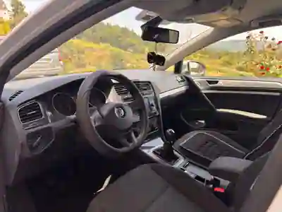 Volkswagen Golf 2018 - 13000 EUR, 147000 km - 147000km - foto 4 de 4