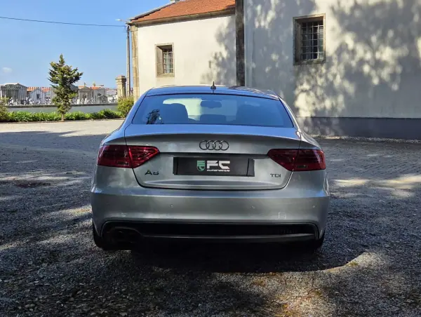 Audi A5 Sportback 2014 - 18350 EUR, 179000 km - AUTO.MOTO.pt - 179000km - foto 8 de 11