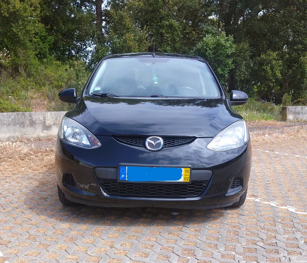 Mazda 2 2010 - 4700 EUR, 137880 km - AUTO.MOTO.pt - 137880km - foto 2 de 13