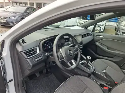 Renault Clio 2021 - 17000 EUR, 58800 km - AUTO.MOTO.pt - 58800km - foto 20 de 24