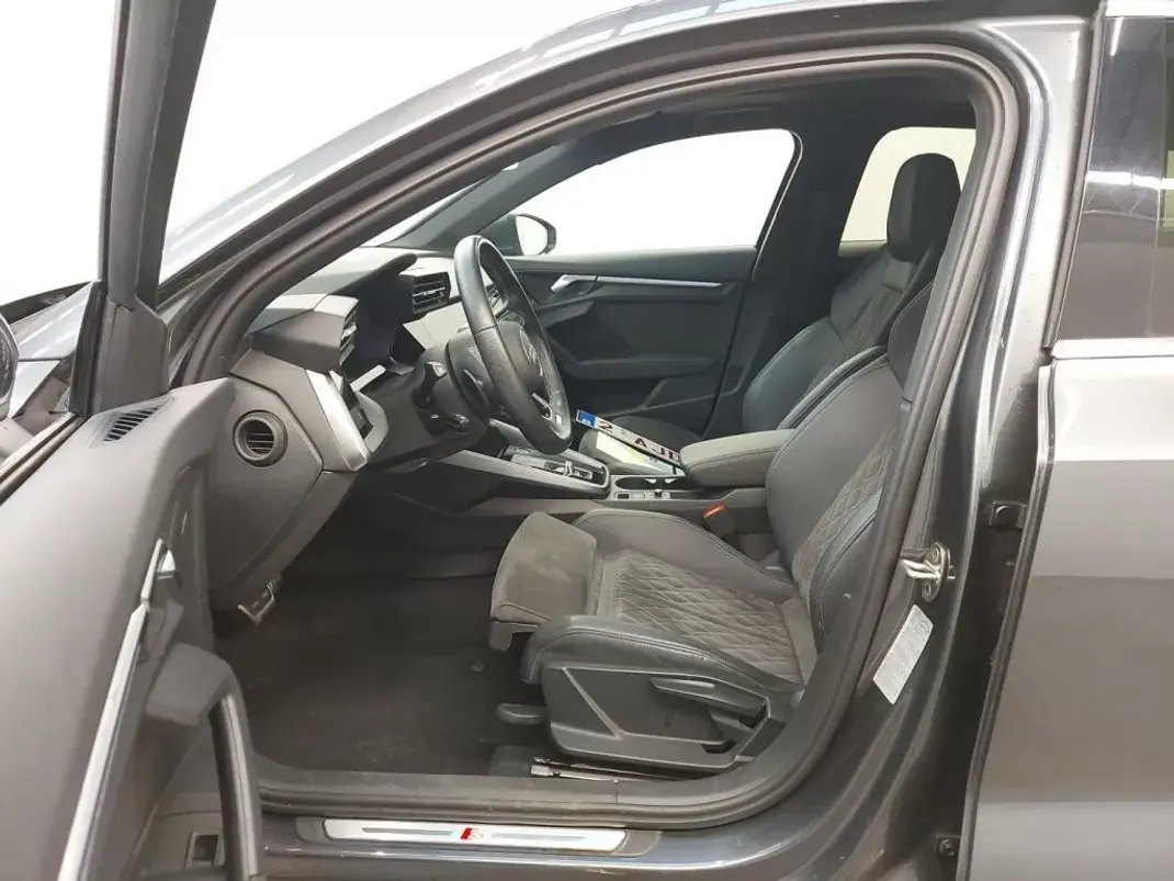 Audi A3 Sportback 2021 - 26890 EUR, 66309 km - AUTO.MOTO.pt - 66309km - foto 9 de 11