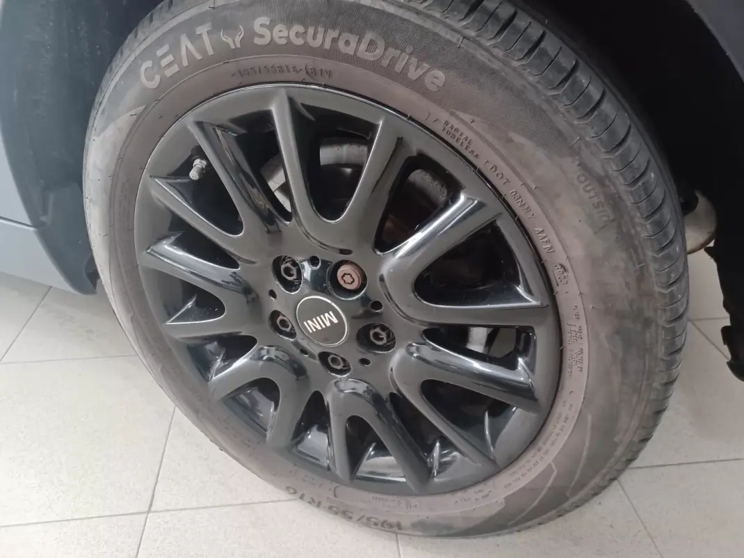 MINI 5 Portas 2019 - 13490 EUR, 199185 km - 199185km - foto 31 de 34