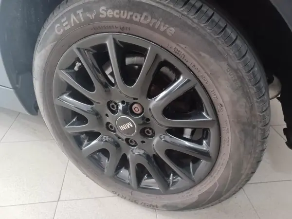 MINI 5 Portas 2019 - 13490 EUR, 199185 km - AUTO.MOTO.pt - 199185km - foto 31 de 34