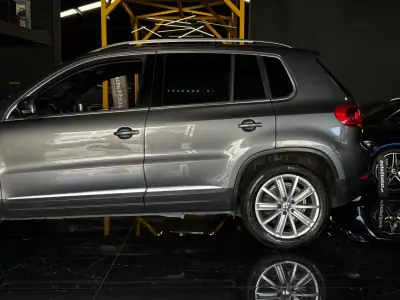 Volkswagen Tiguan 2016 - 16990 EUR, 190300 km - AUTO.MOTO.pt - 190300km - foto 10 de 34