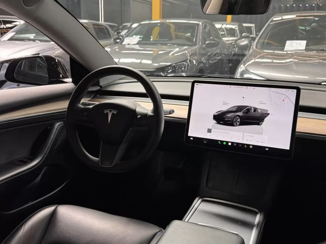 Tesla Model 3 2022 - 30990 EUR, 105300 km - AUTO.MOTO.pt - 105300km - foto 15 de 26