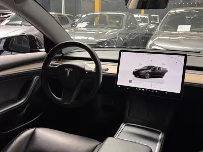 Tesla Model 3 2022 - 30990 EUR, 105300 km - AUTO.MOTO.pt - 105300km - foto 15 de 26