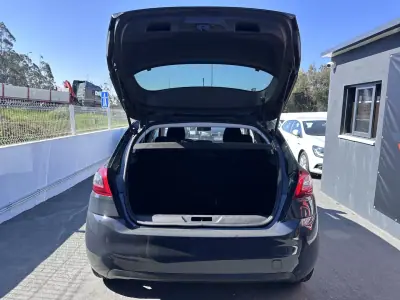 Peugeot 308 2018 - 12500 EUR, 280000 km - AUTO.MOTO.pt - 280000km - foto 7 de 32