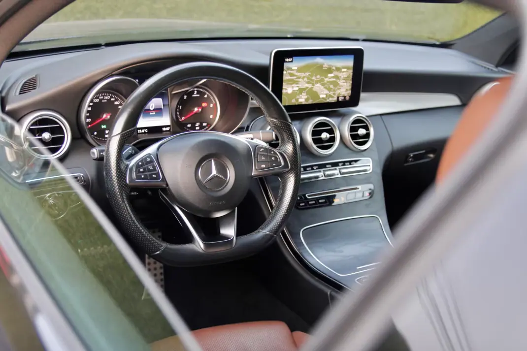 Mercedes-Benz C 220 2016 - 29990 EUR, 175000 km - AUTO.MOTO.pt - 175000km - foto 3 de 44