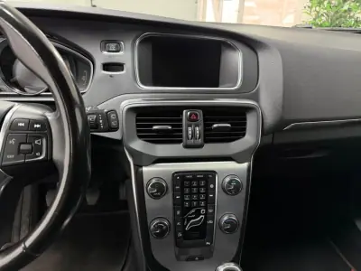 Volvo V40 2015 - 11990 EUR, 151000 km - 151000km - foto 12 de 29