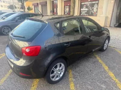 SEAT Ibiza 2010 - 5750 EUR, 156000 km - AUTO.MOTO.pt - 156000km - foto 15 de 33