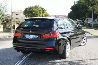 BMW 318 2013 - 14900 EUR, 154000 km - AUTO.MOTO.pt - 154000km - foto 8 de 35