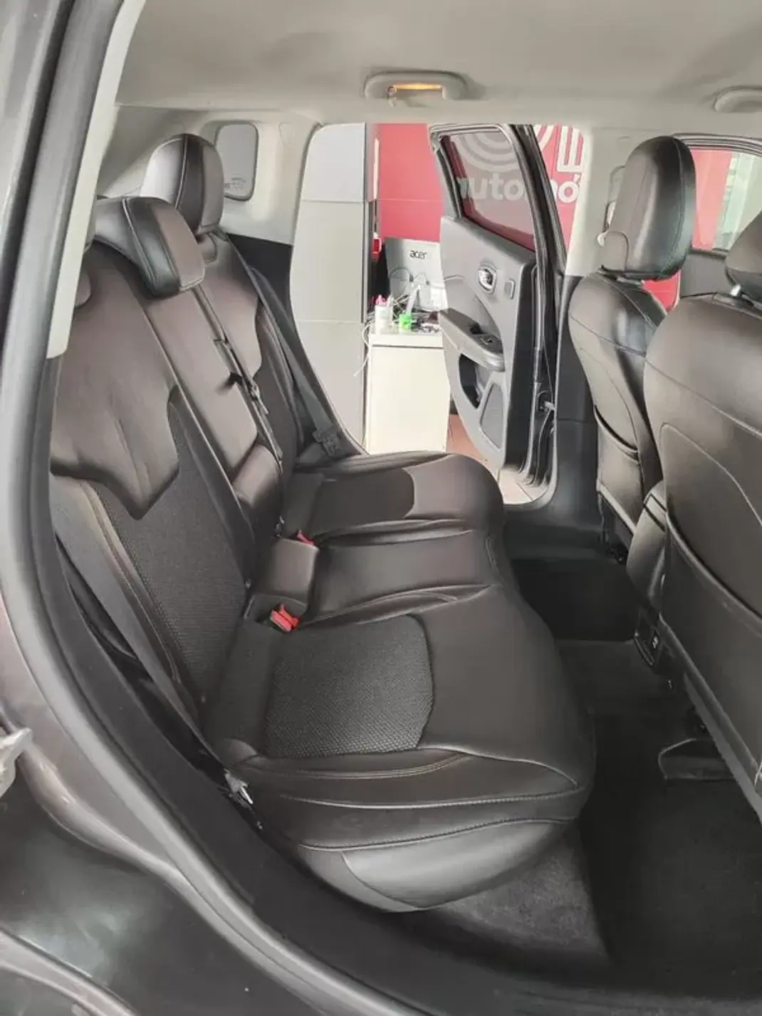 Jeep Compass 2018 - 17250 EUR, 110000 km - AUTO.MOTO.pt - 110000km - foto 17 de 34