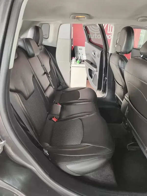 Jeep Compass 2018 - 17250 EUR, 110000 km - AUTO.MOTO.pt - 110000km - foto 17 de 34