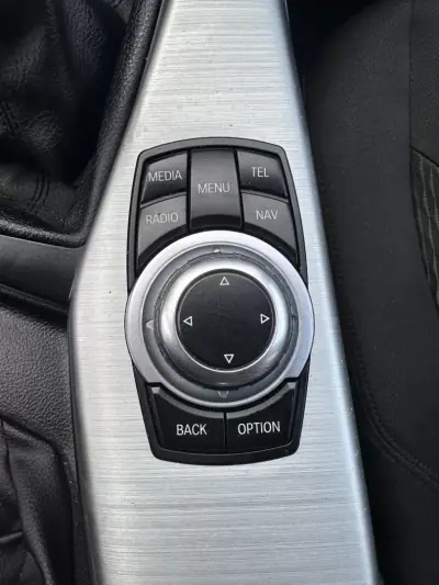 BMW 118 2013 - 13900 EUR, 160000 km - AUTO.MOTO.pt - 160000km - foto 33 de 61