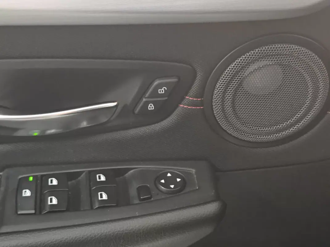 BMW 218 Active Tourer 2015 - 18300 EUR, 105000 km - AUTO.MOTO.pt - 105000km - foto 8 de 39