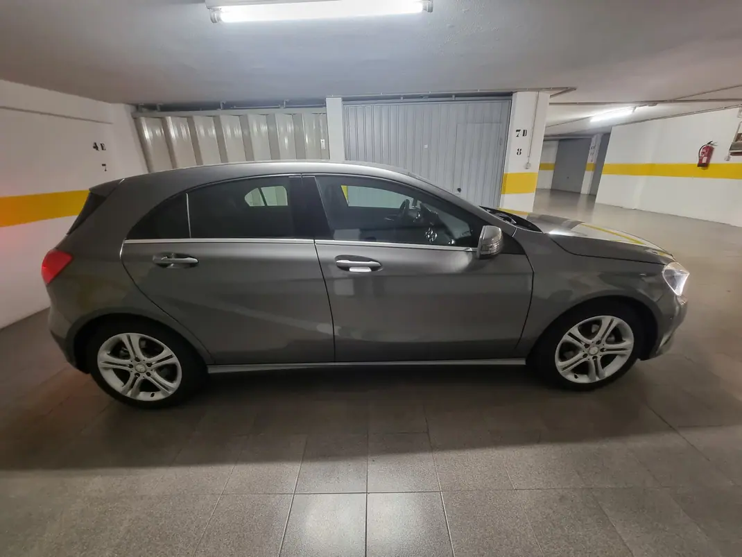 Mercedes-Benz A 180 2014 - 12000 EUR, 219000 km - AUTO.MOTO.pt - 219000km - foto 4 de 10