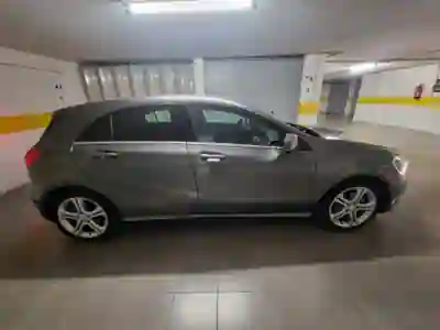 Mercedes-Benz A 180 2014 - 12000 EUR, 219000 km - AUTO.MOTO.pt - 219000km - foto 4 de 10