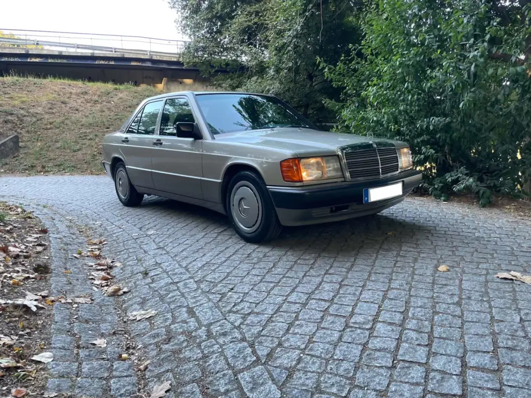 Mercedes-Benz 190 1993 - 14900 EUR, 41200 km - 41200km - foto 36 de 40