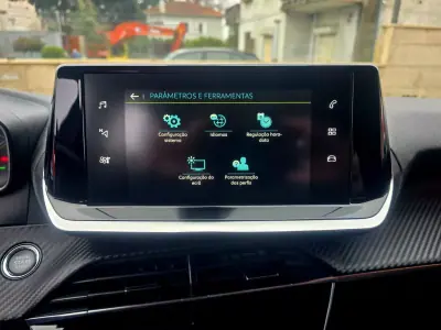 Peugeot e-208 2020 - 15750 EUR, 56000 km - AUTO.MOTO.pt - 56000km - foto 23 de 41