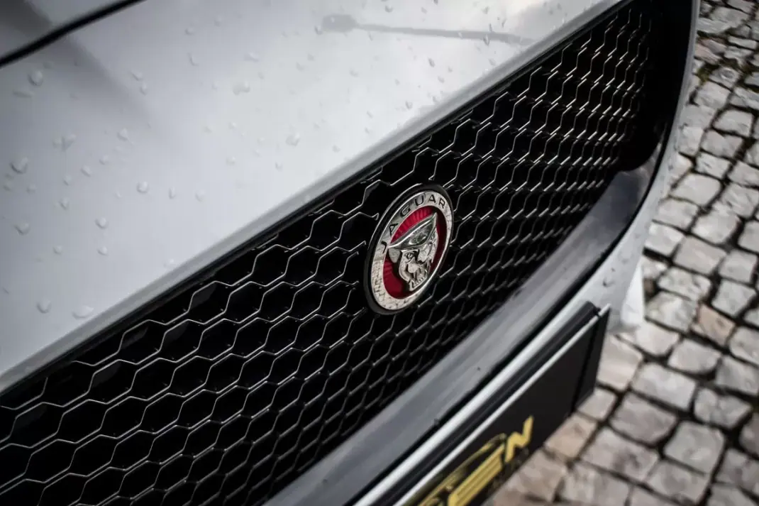 Jaguar XF Sportbrake 2019 - 23990 EUR, 147458 km - AUTO.MOTO.pt - 147458km - foto 9 de 45