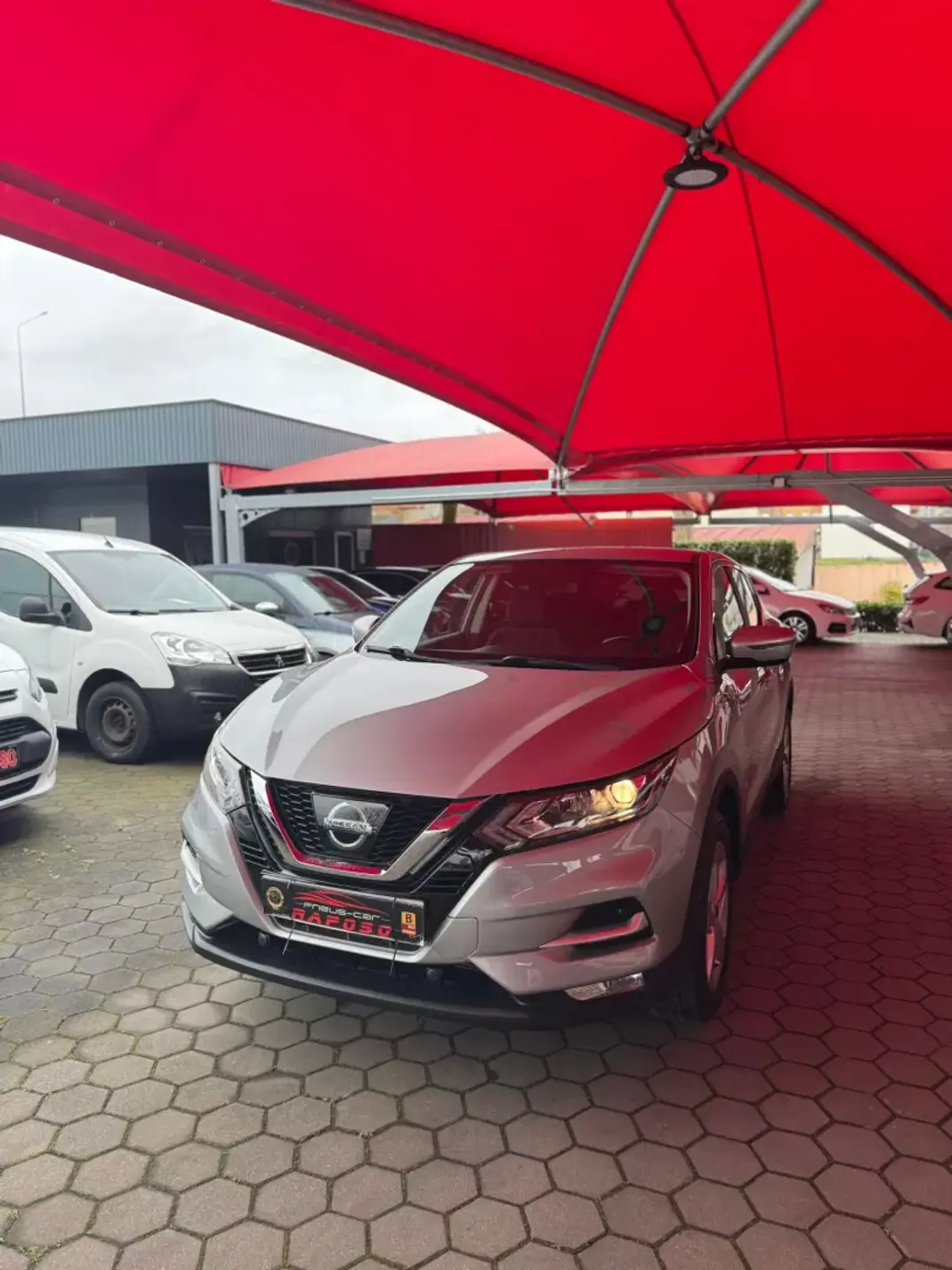 Nissan Qashqai 2018 - 18500 EUR, 118088 km - AUTO.MOTO.pt - 118088km - foto 1 de 16