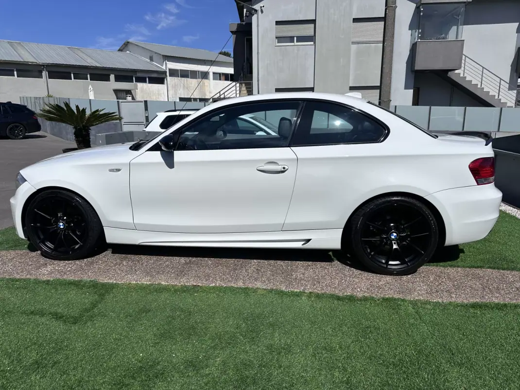 BMW 120 2009 - 9900 EUR, 220000 km - AUTO.MOTO.pt - 220000km - foto 18 de 60