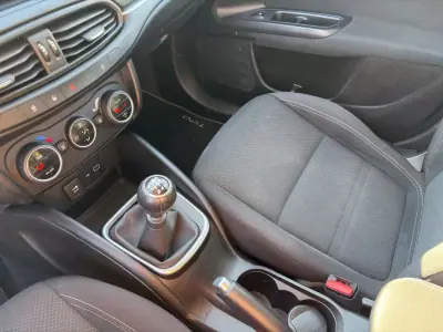 Fiat Tipo Station Wagon 2018 - 12900 EUR, 94406 km - AUTO.MOTO.pt - 94406km - foto 9 de 17