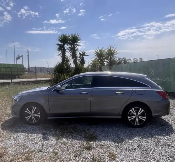Mercedes-Benz CLA 180 2017 - 18500 EUR, 180800 km - AUTO.MOTO.pt - 180800km - foto 11 de 25