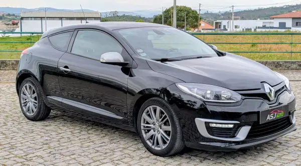 Renault Mégane Coupe 2014 - 8000 EUR, 276629 km - AUTO.MOTO.pt - 276629km - foto 5 de 22