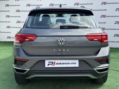 Volkswagen T-Roc 2020 - 19850 EUR, 142560 km - AUTO.MOTO.pt - 142560km - foto 10 de 20