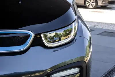BMW i3 2021 - 19980 EUR, 92848 km - AUTO.MOTO.pt - 92848km - foto 8 de 39