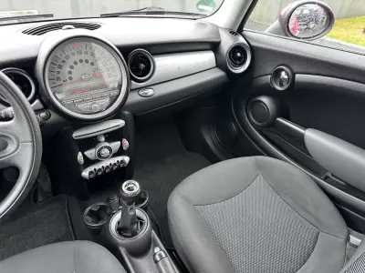 MINI One 2009 - 6900 EUR, 190000 km - AUTO.MOTO.pt - 190000km - foto 30 de 38