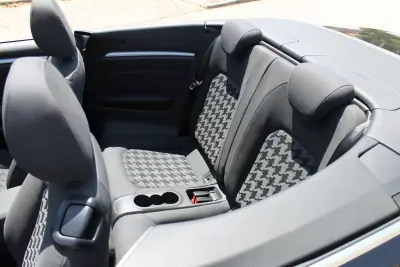 Audi A3 Cabrio 2014 - 17990 EUR, 100000 km - AUTO.MOTO.pt - 100000km - foto 16 de 38