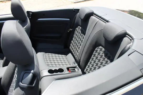 Audi A3 Cabrio 2014 - 17990 EUR, 100000 km - AUTO.MOTO.pt - 100000km - foto 16 de 38